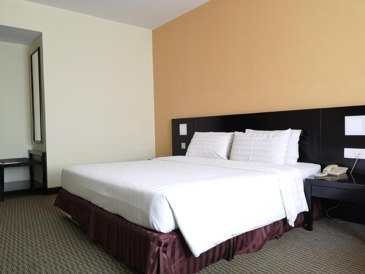 Oyo 89693 Perkasa Hotel Keningau Near Hospital Keningau Екстер'єр фото
